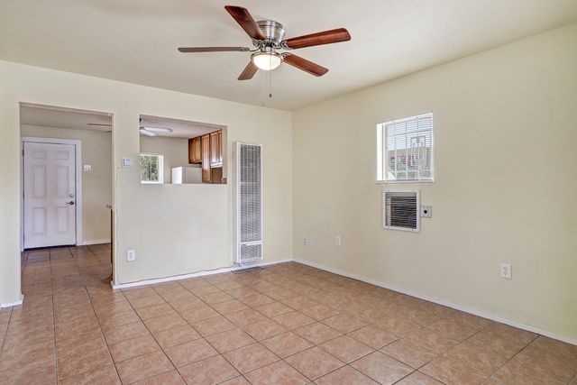 4524 5th Street NW, Albuquerque, NM 87107