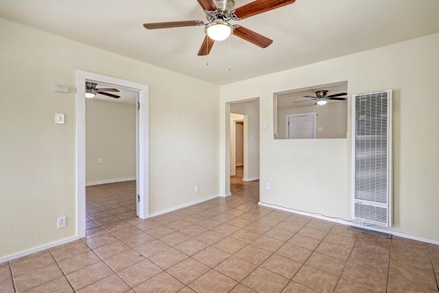 4524 5th Street NW, Albuquerque, NM 87107