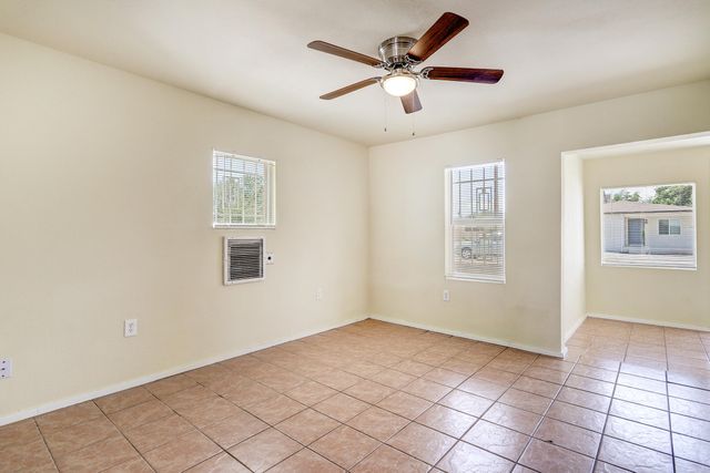 4524 5th Street NW, Albuquerque, NM 87107