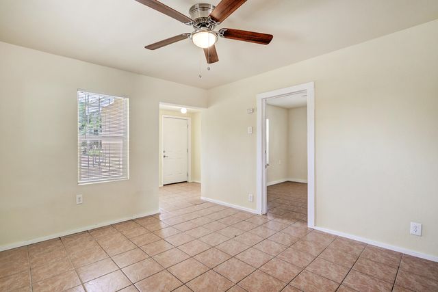 4524 5th Street NW, Albuquerque, NM 87107