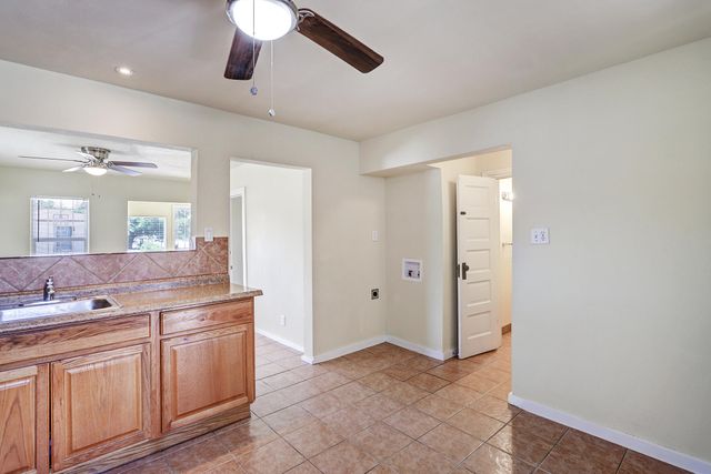 4524 5th Street NW, Albuquerque, NM 87107