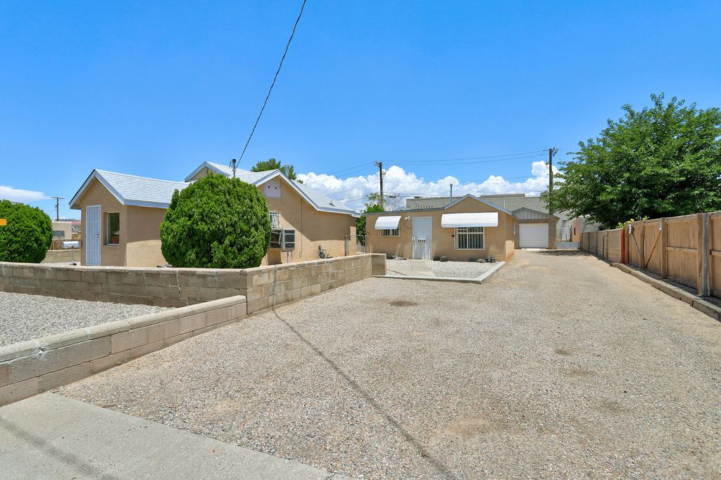 4524 5th Street NW, Albuquerque, NM 87107