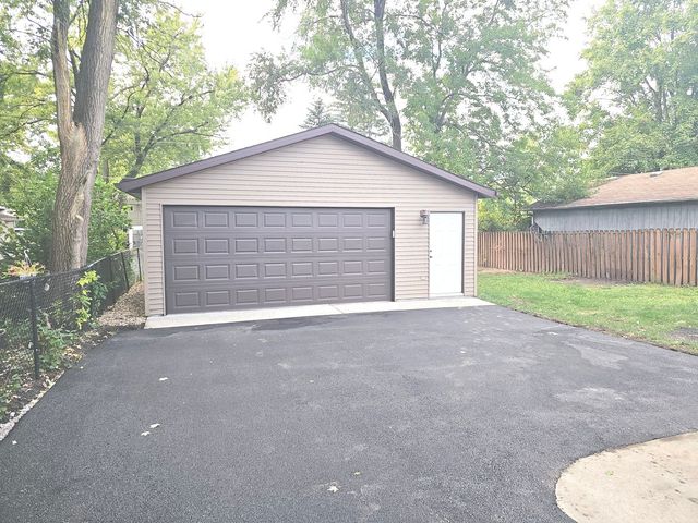 14926 Kenton Avenue, Midlothian, IL 60445
