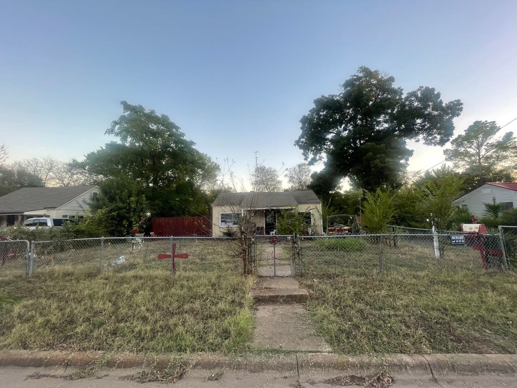 5916 Wall Avenue, Haltom City, TX 76117 — exterior