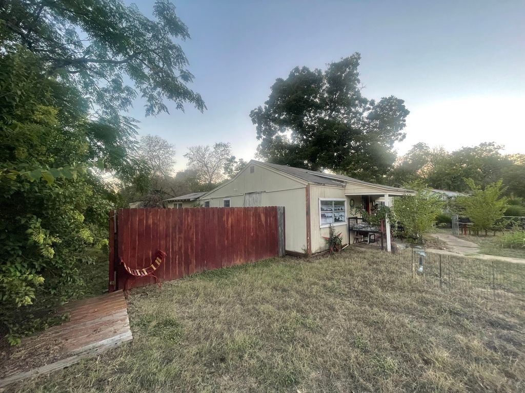 5916 Wall Avenue, Haltom City, TX 76117 — photo 4