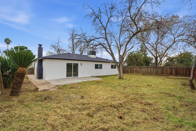 4573 N Woodson Avenue, Fresno, CA 93705