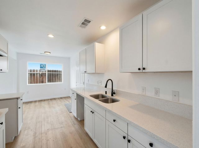 4573 N Woodson Avenue, Fresno, CA 93705