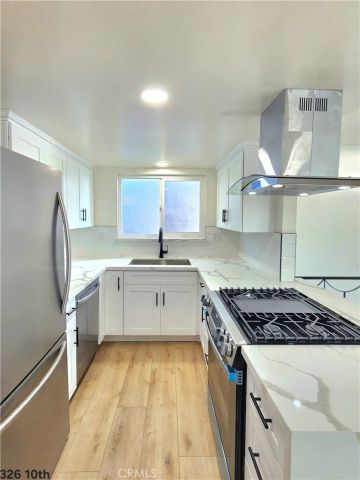 326 10th Place, Manhattan Beach, CA 90266