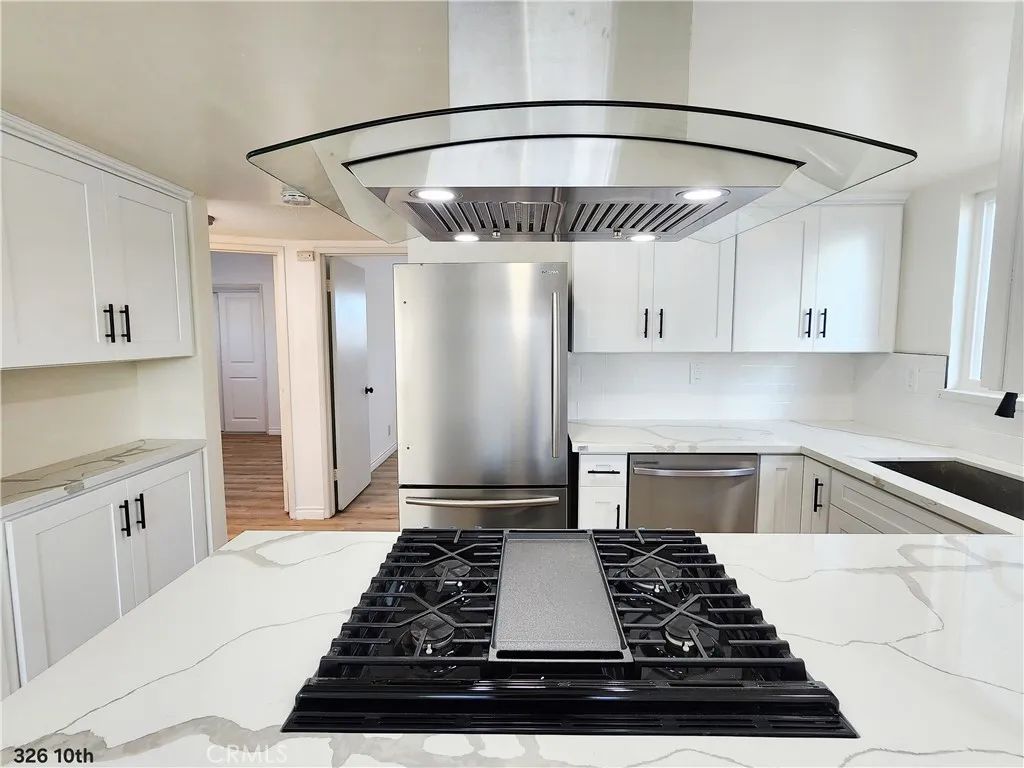 326 10th Place, Manhattan Beach, CA 90266