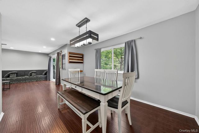 2 Acorn Court, Highland Mills, NY 10930