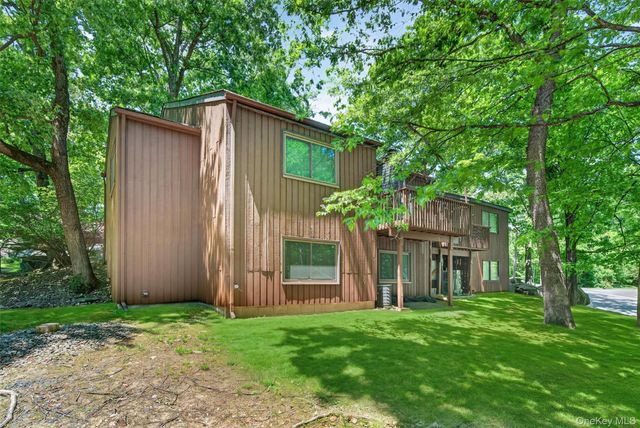 2 Acorn Court, Highland Mills, NY 10930
