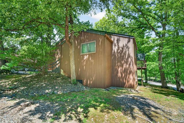 2 Acorn Court, Highland Mills, NY 10930