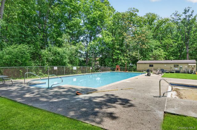 2 Acorn Court, Highland Mills, NY 10930