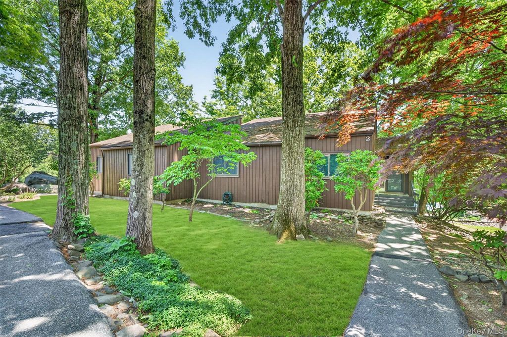 2 Acorn Court, Highland Mills, NY 10930