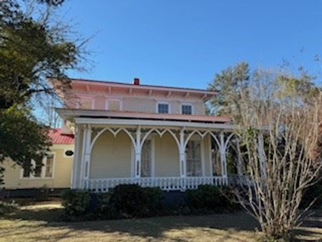 206 Rivers Avenue, Eufaula, AL 36027