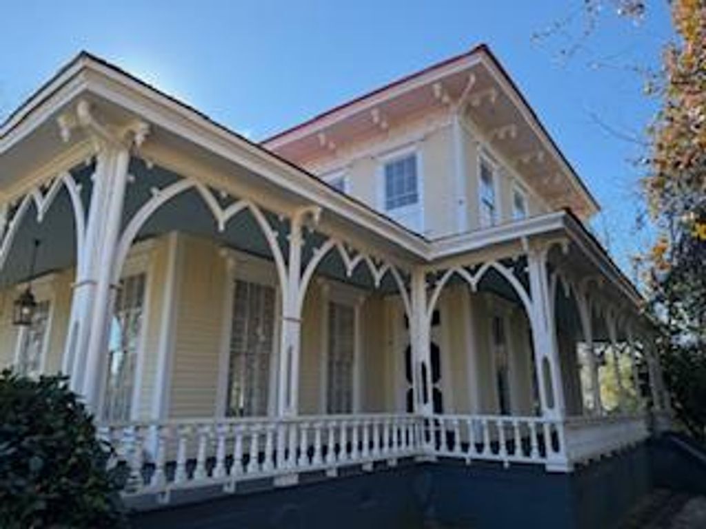 206 Rivers Avenue, Eufaula, AL 36027