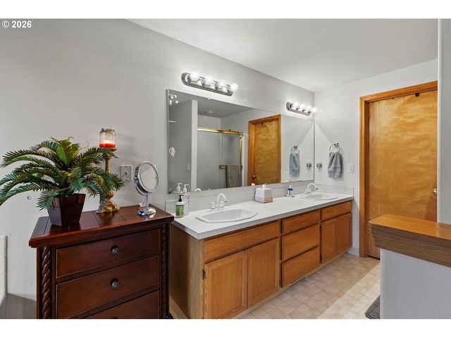 3103 Ne 143RD St, Vancouver, WA 98686