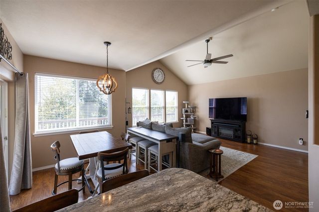 1895 SE Maple Drive, Chehalis, WA 98532