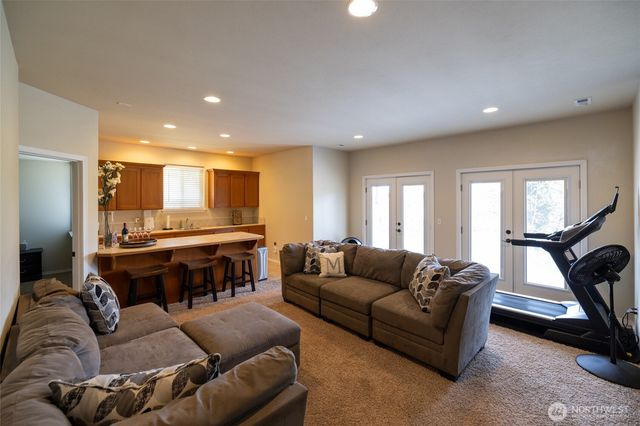 1895 SE Maple Drive, Chehalis, WA 98532