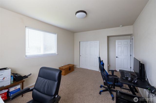 1895 SE Maple Drive, Chehalis, WA 98532