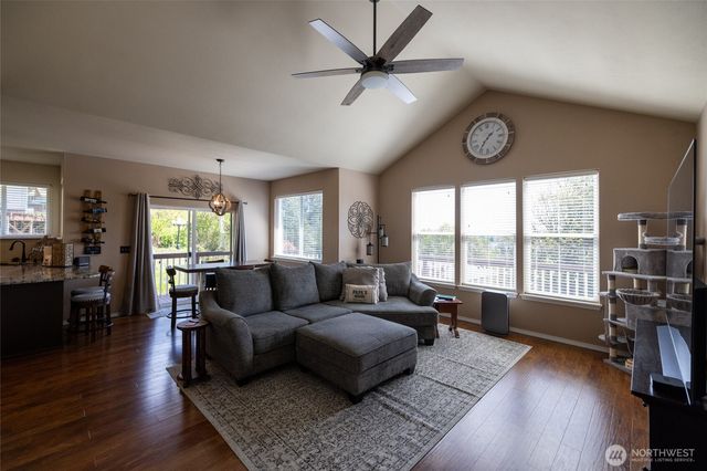 1895 SE Maple Drive, Chehalis, WA 98532