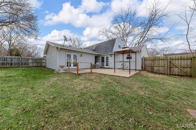 92 Plum Tree Drive, St Peters, MO 63376