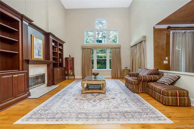 47 Pembroke Drive, Glen Cove, NY 11542