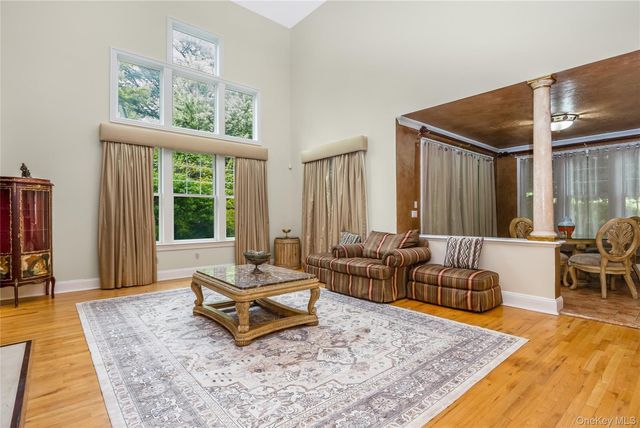 47 Pembroke Drive, Glen Cove, NY 11542