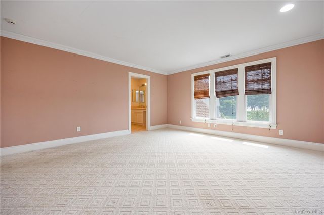 47 Pembroke Drive, Glen Cove, NY 11542