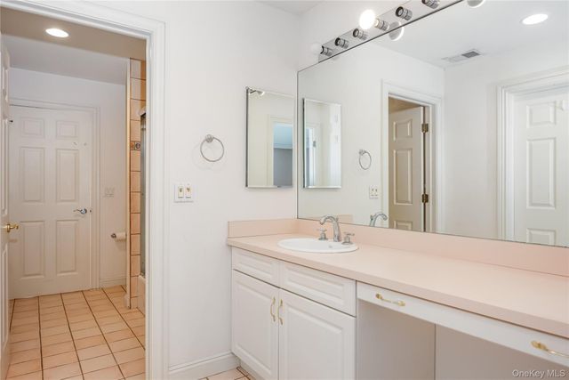 47 Pembroke Drive, Glen Cove, NY 11542