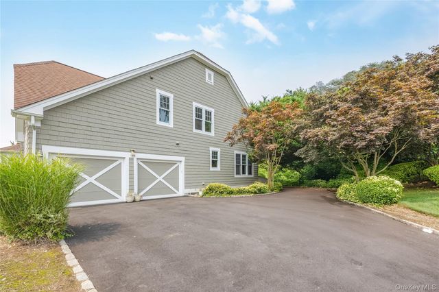 47 Pembroke Drive, Glen Cove, NY 11542