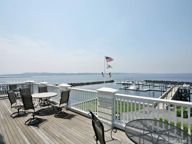 47 Pembroke Drive, Glen Cove, NY 11542