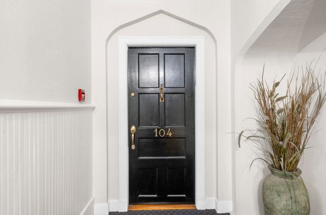 67 Legare Street 104, Charleston, SC 29401