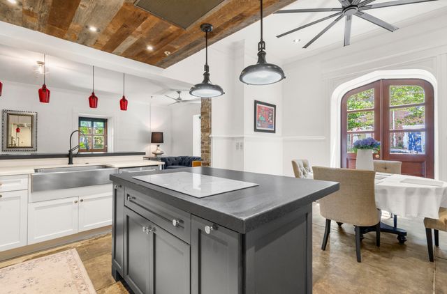 67 Legare Street 104, Charleston, SC 29401