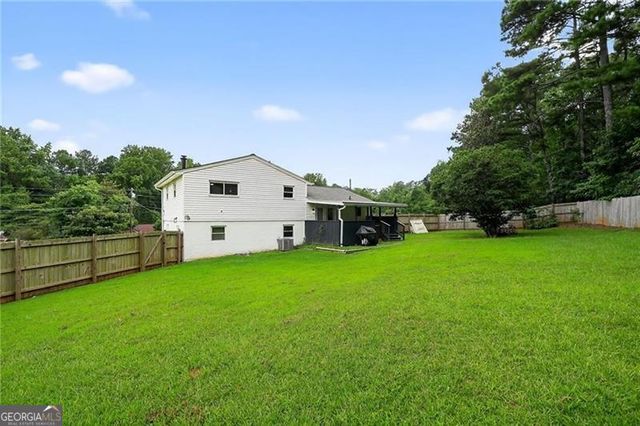 624 Village Lane Drive SW, Marietta, GA 30060