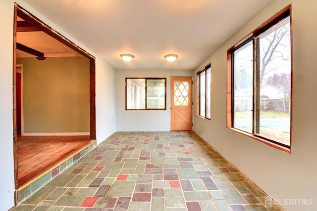 45 Viola Avenue, Leonardo, NJ 07737