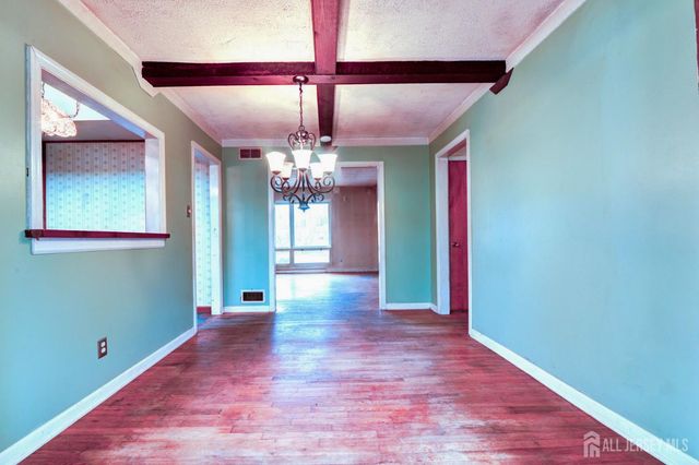 45 Viola Avenue, Leonardo, NJ 07737