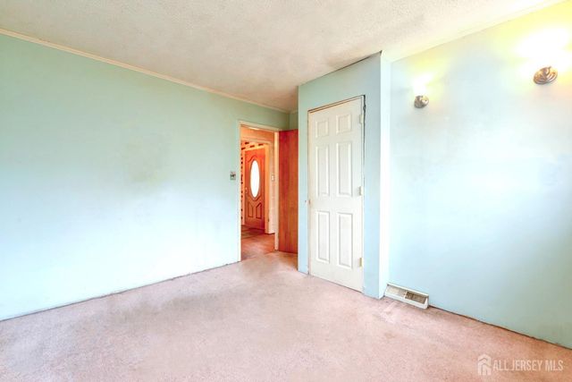 45 Viola Avenue, Leonardo, NJ 07737