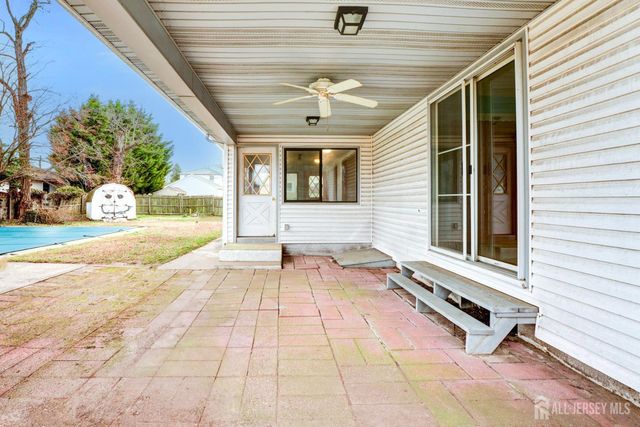 45 Viola Avenue, Leonardo, NJ 07737