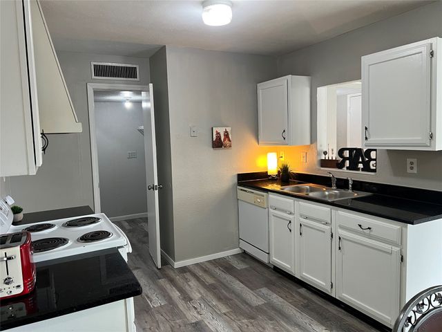 3732 Seven Gables Street, Fort Worth, TX 76133