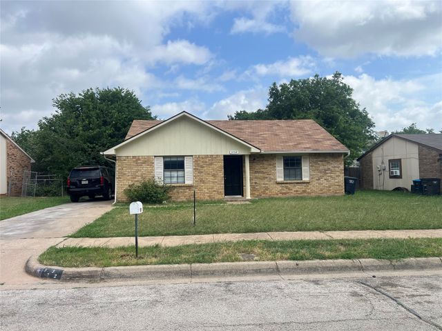 3732 Seven Gables Street, Fort Worth, TX 76133
