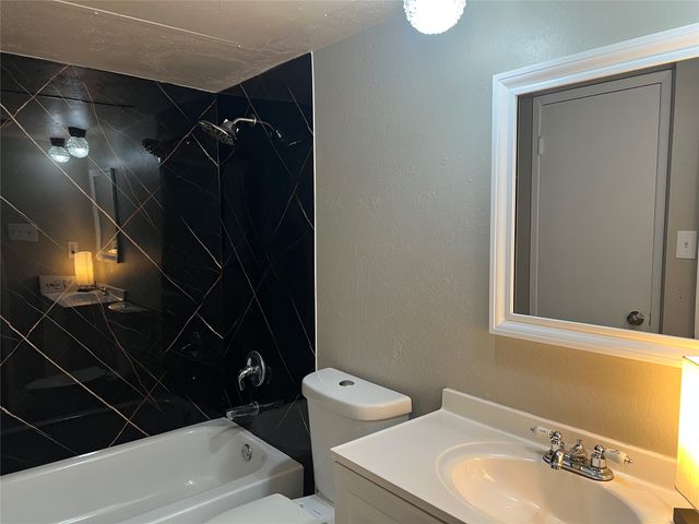 3732 Seven Gables Street, Fort Worth, TX 76133