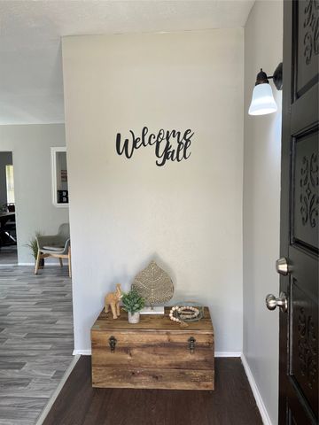 3732 Seven Gables Street, Fort Worth, TX 76133