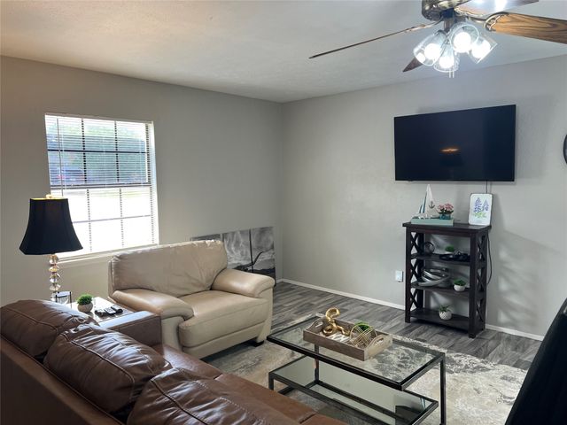 3732 Seven Gables Street, Fort Worth, TX 76133