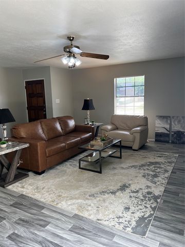 3732 Seven Gables Street, Fort Worth, TX 76133