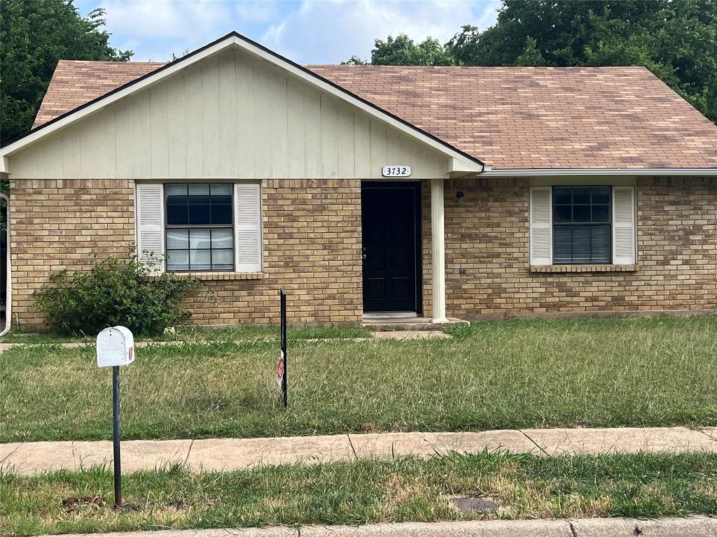3732 Seven Gables Street, Fort Worth, TX 76133