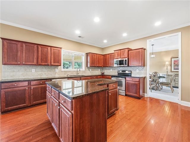 5727 Pleasant Woods Drive, Flowery Branch, GA 30542
