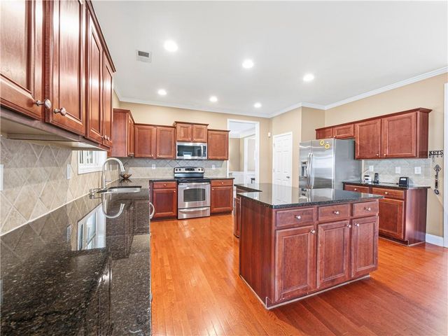 5727 Pleasant Woods Drive, Flowery Branch, GA 30542