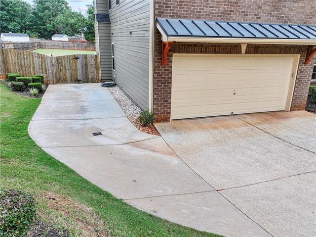 5727 Pleasant Woods Drive, Flowery Branch, GA 30542