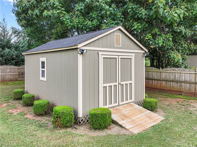 5727 Pleasant Woods Drive, Flowery Branch, GA 30542